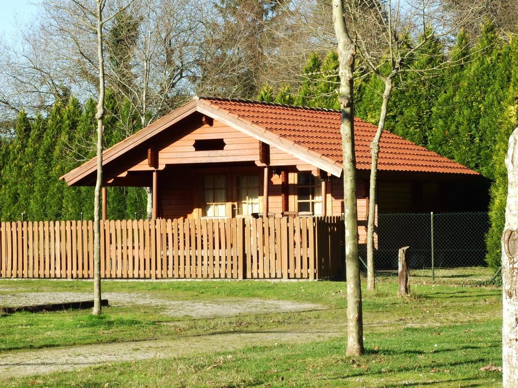 Bungalow Camping Los Manzanos Santa Cruz de Oleiros Zimmer foto
